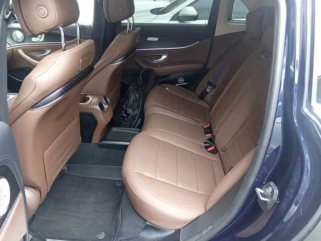 Mercedes-Benz E-Class 2020 — фото 17