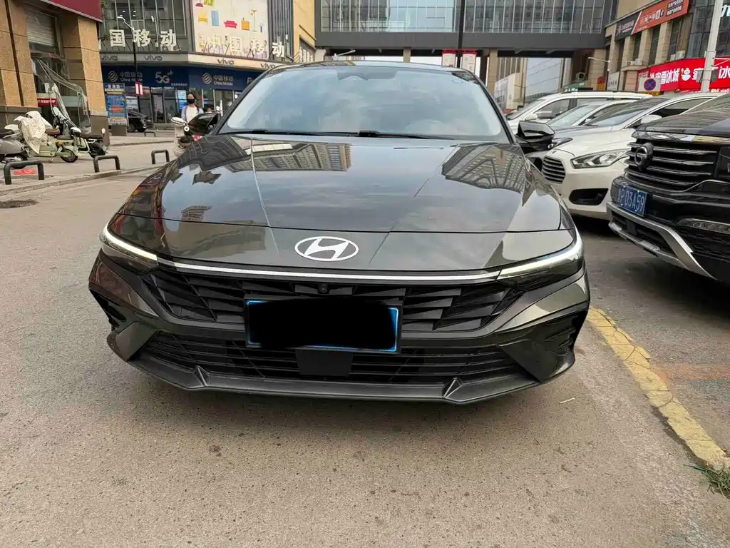 Hyundai Elantra 2023 — фото 2