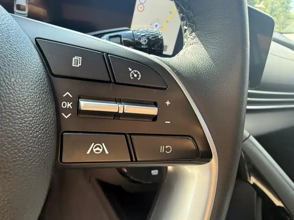 Hyundai Elantra 2023 — фото 11