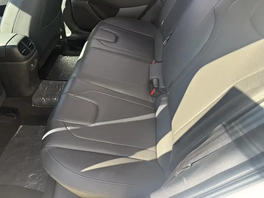 Hyundai Elantra 2023 — фото 15