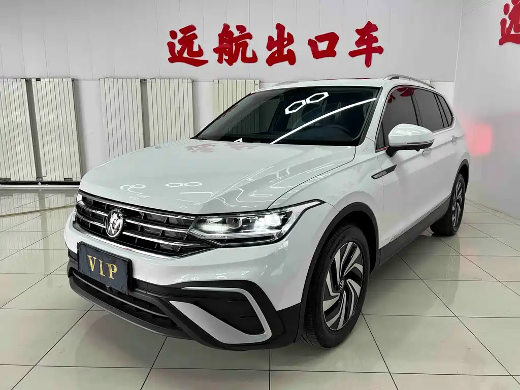 Volkswagen Tiguan L 2022 — фото 1