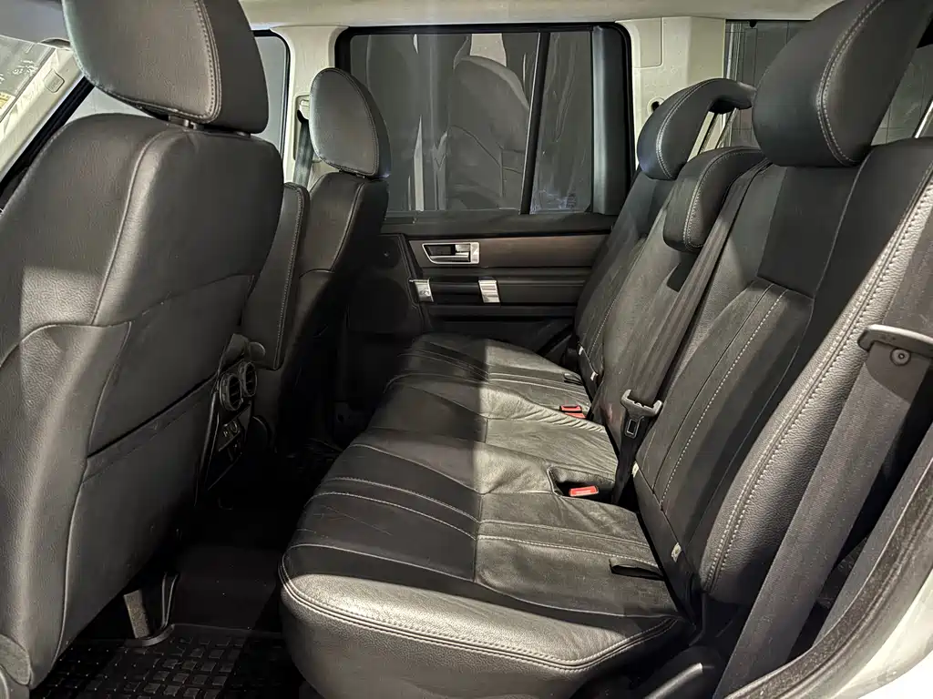 Land Rover Discovery 2013 — фото 11