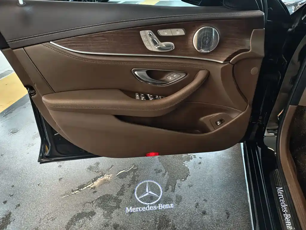 Mercedes-Benz E-Class 2019 — фото 10