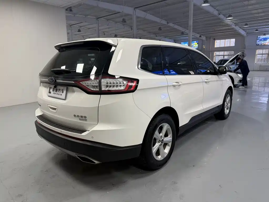 Ford Edge 2018 — фото 4