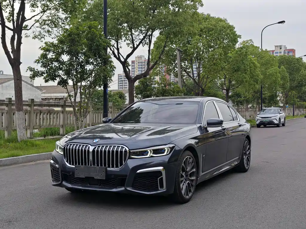 BMW 7 Series 2019 — фото 1