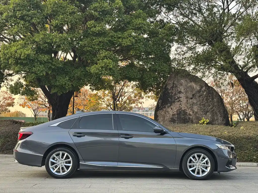 Honda Accord 2022 — фото 15