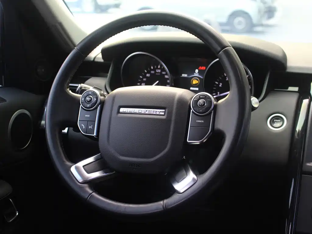 Land Rover Discovery 2018 — фото 10