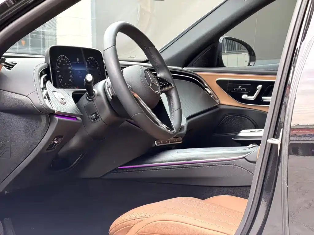 Mercedes-Benz E-Class 2024