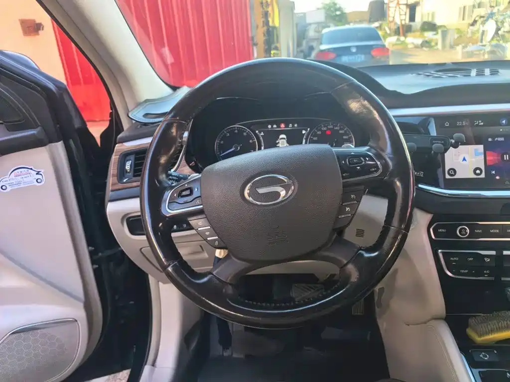 GAC Trumpchi GS8 2017 — фото 3