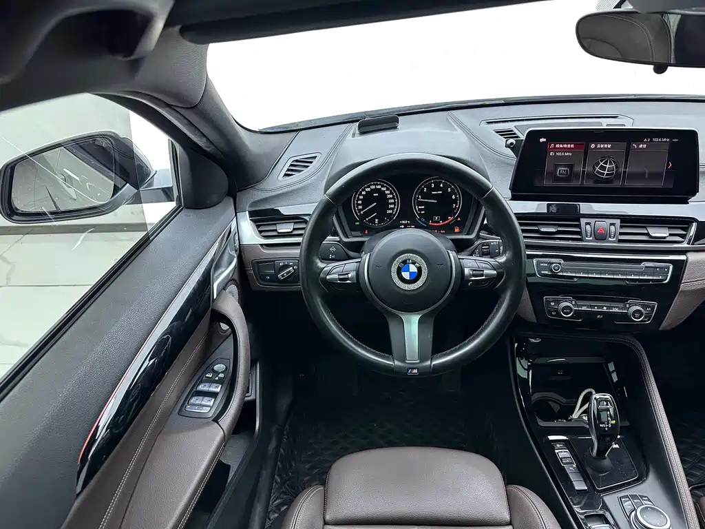 BMW X2 2021 — фото 17