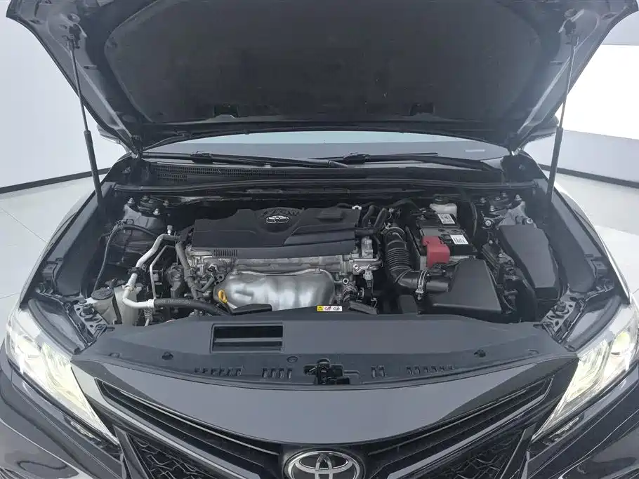 Toyota Camry 2019 — фото 10