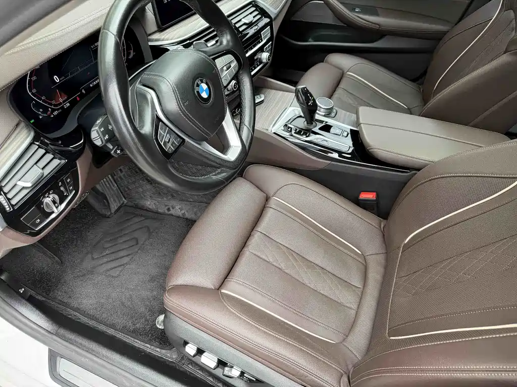 BMW 5 Series 2021 — фото 8