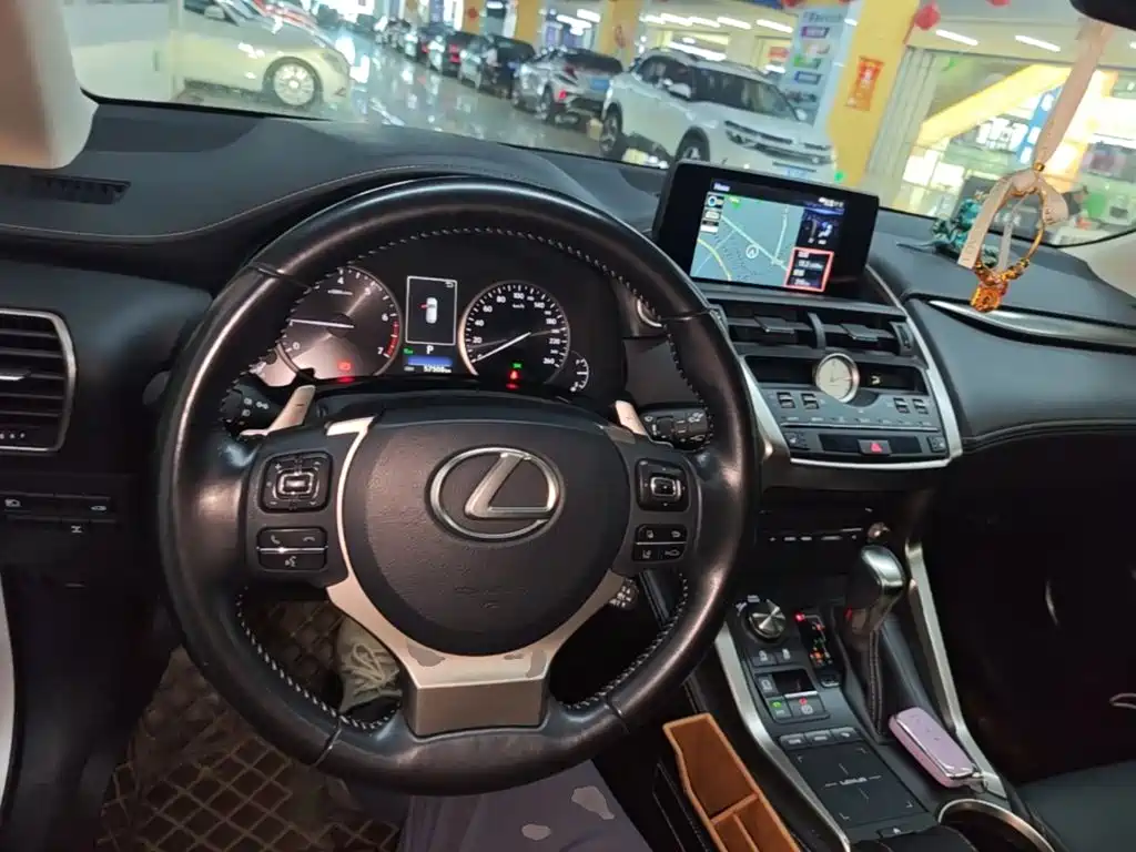 Lexus NX 2020 — фото 10