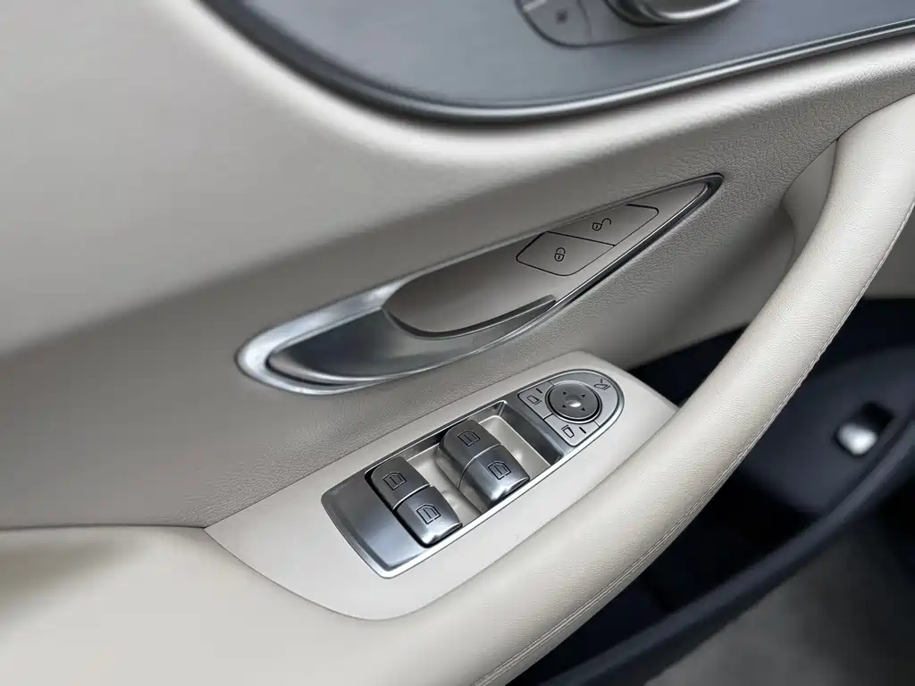 Mercedes-Benz E-Class 2021 — фото 14