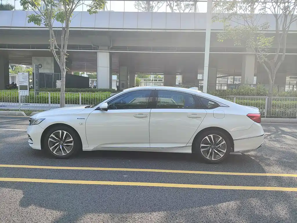 Honda Accord 2019 — фото 8