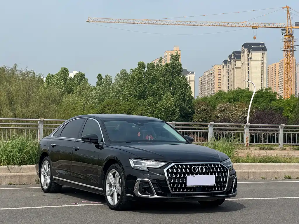 Audi A8 2023 — фото 18