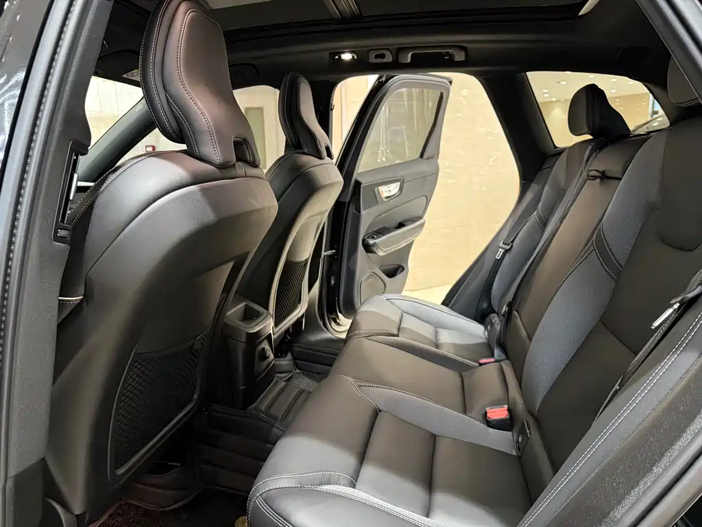 Volvo XC60 PHEV 2024 — фото 14
