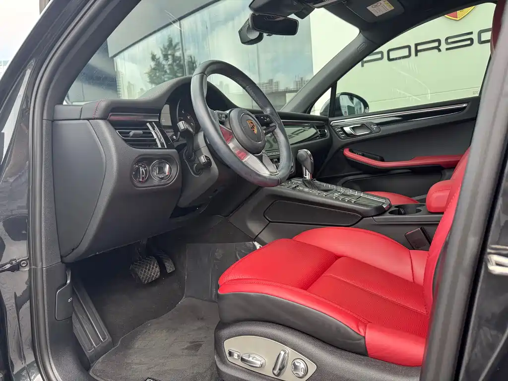 Porsche Macan 2021 — фото 11