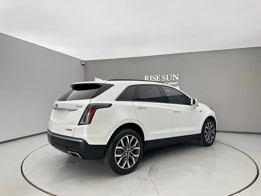 Cadillac XT5 2023 — фото 9