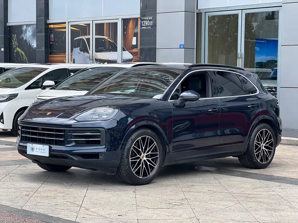 Porsche Cayenne 2024 — фото 1