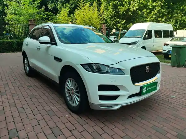 Jaguar F-PACE 2018