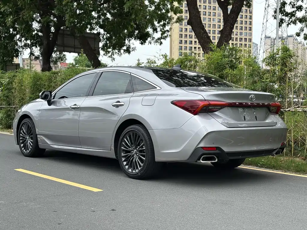 Toyota Avalon 2019 — фото 23