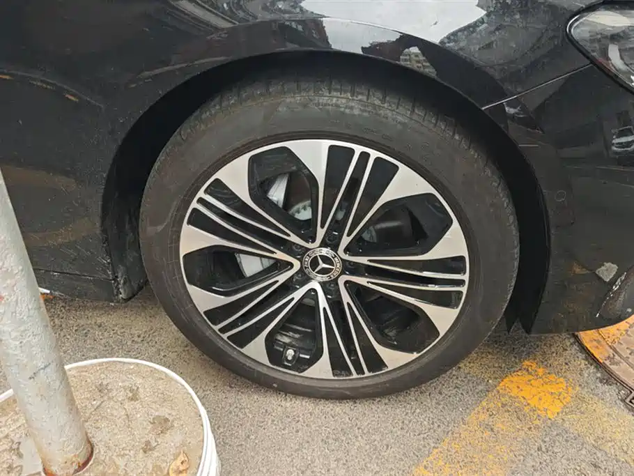 Mercedes-Benz E-Class 2025