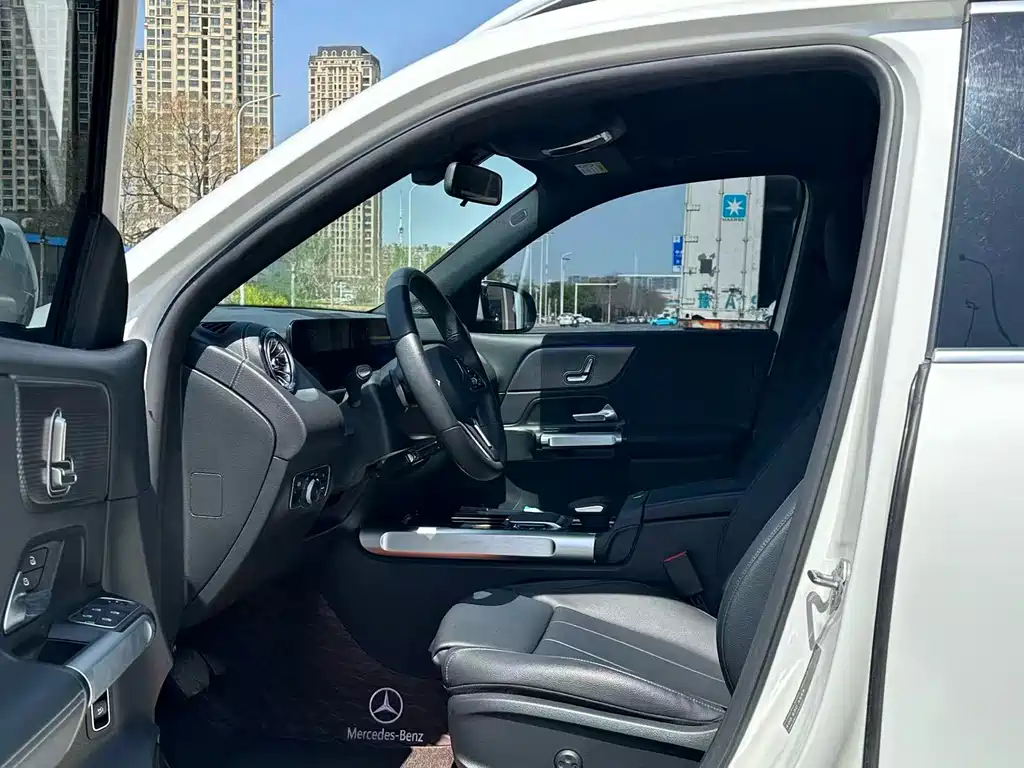 Mercedes-Benz GLB 2021