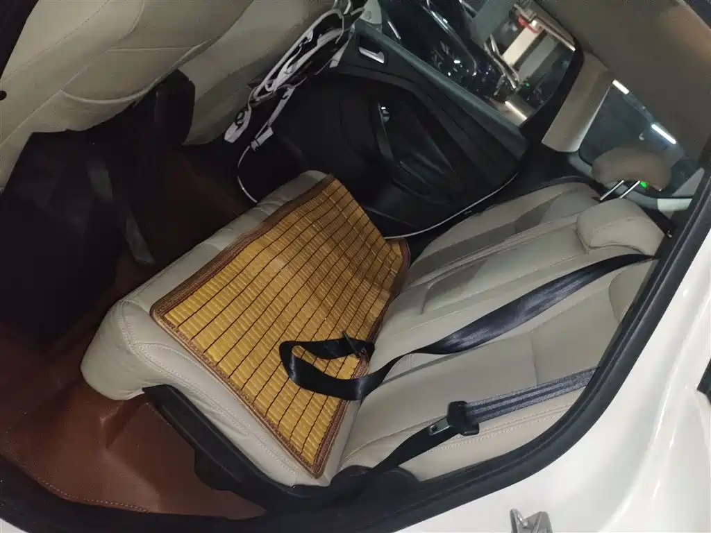 Ford Kuga 2014 — фото 14