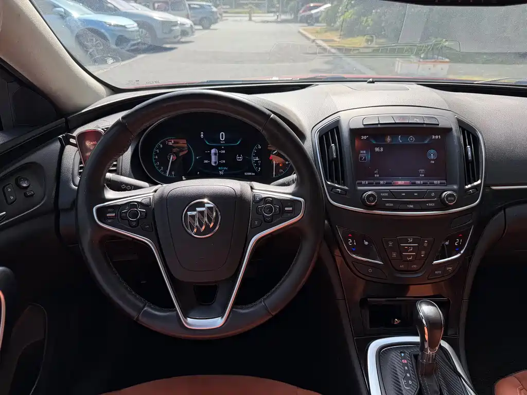 Buick Regal 2016 — фото 10