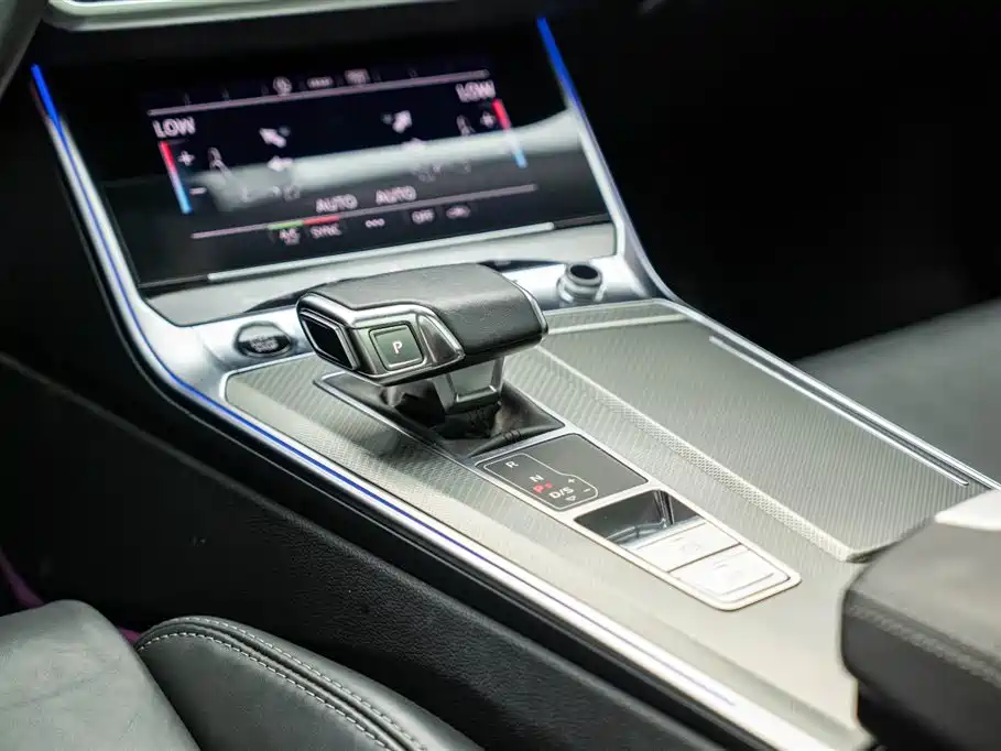 Audi A6L 2023 — фото 14