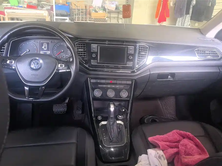 Volkswagen T-Roc 2018 — фото 12