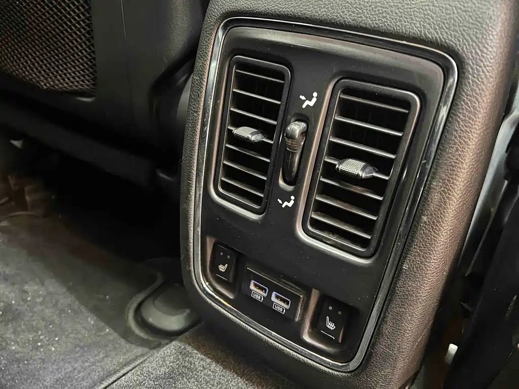 Jeep Grand Cherokee 2015 — фото 29