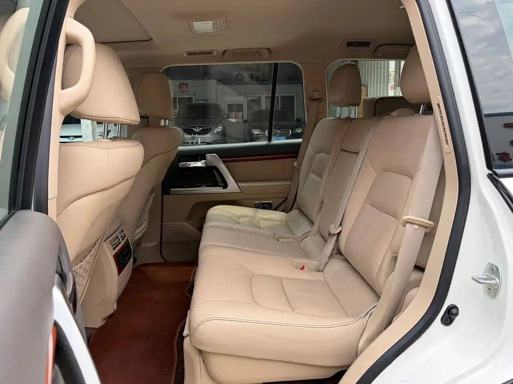 Toyota Land Cruiser 2016 — фото 18