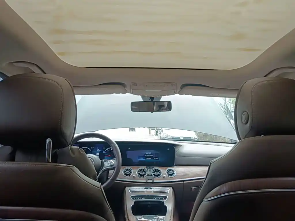 Mercedes-Benz E-Class 2022 — фото 18