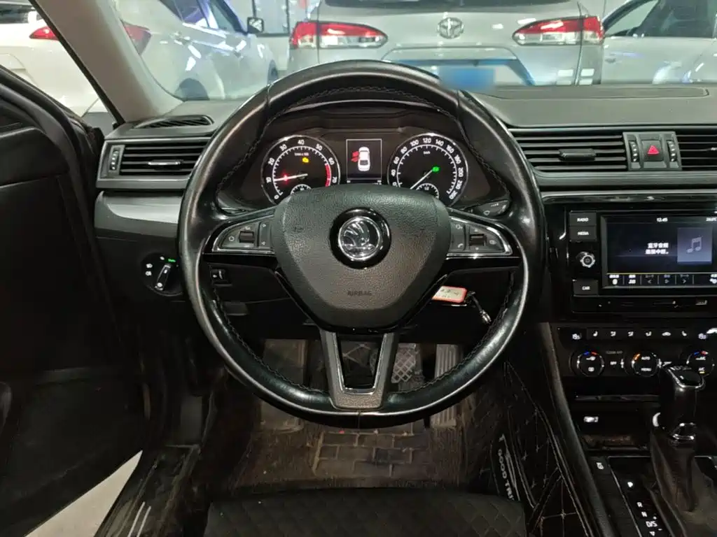 Skoda Superb 2016 — фото 17