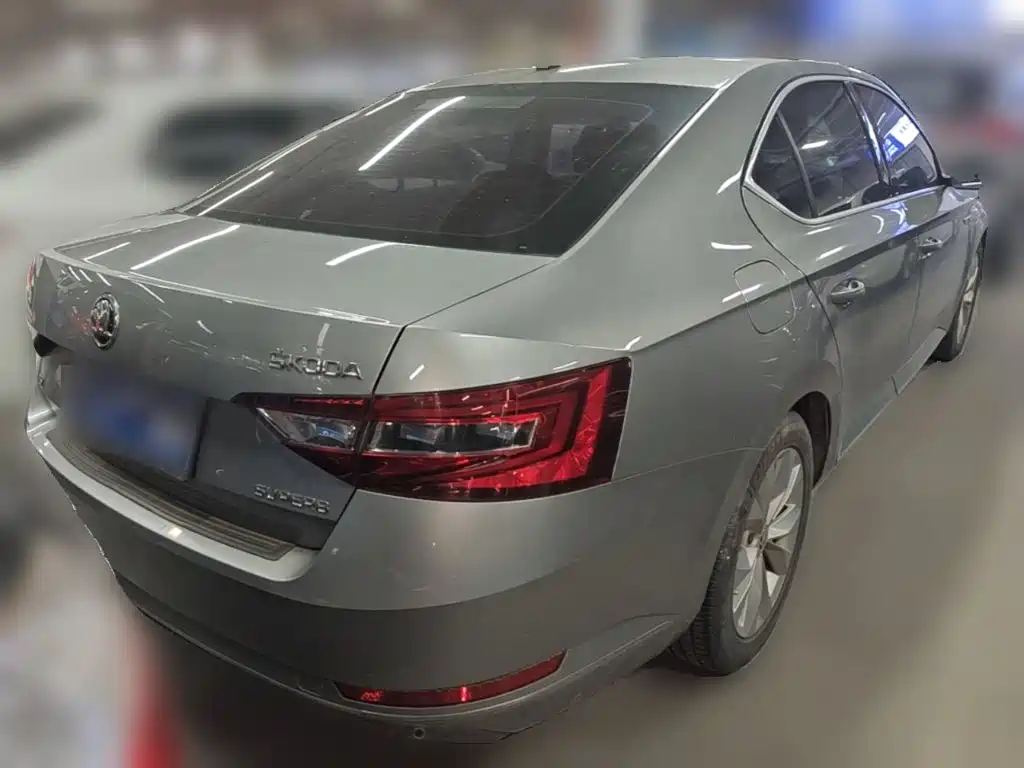 Skoda Superb 2016 — фото 10