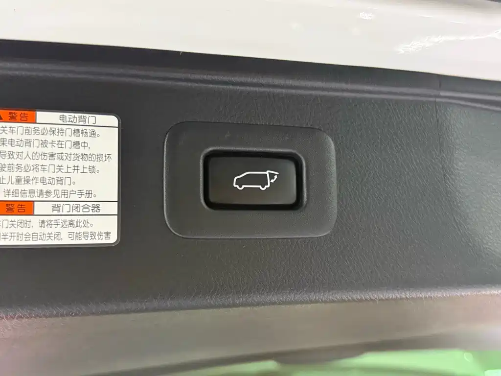 Toyota Vellfire 2022 — фото 22