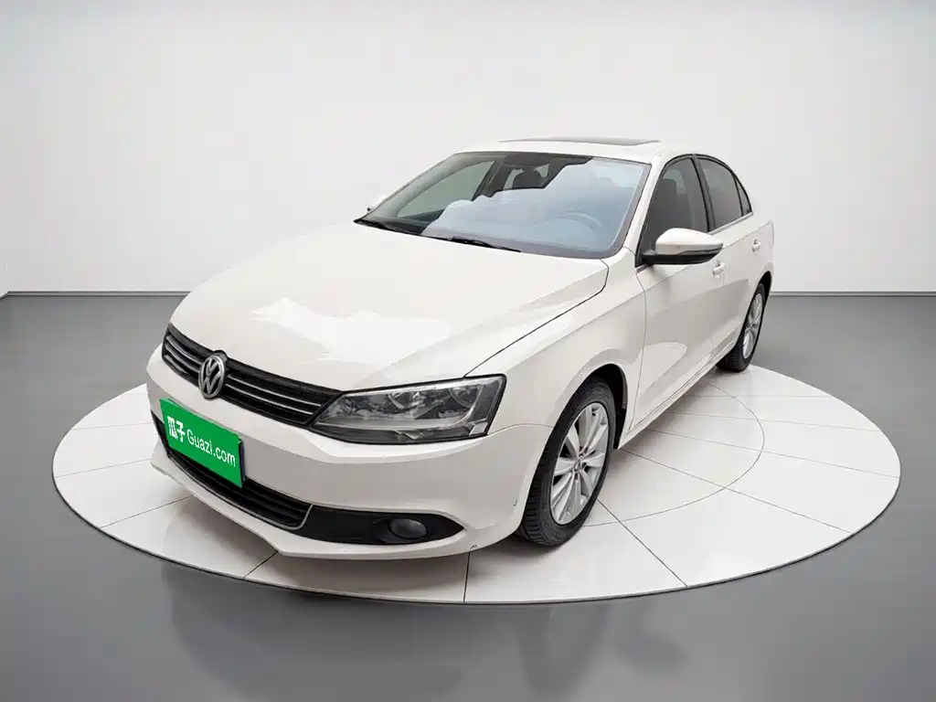 Volkswagen Sagitar 2015