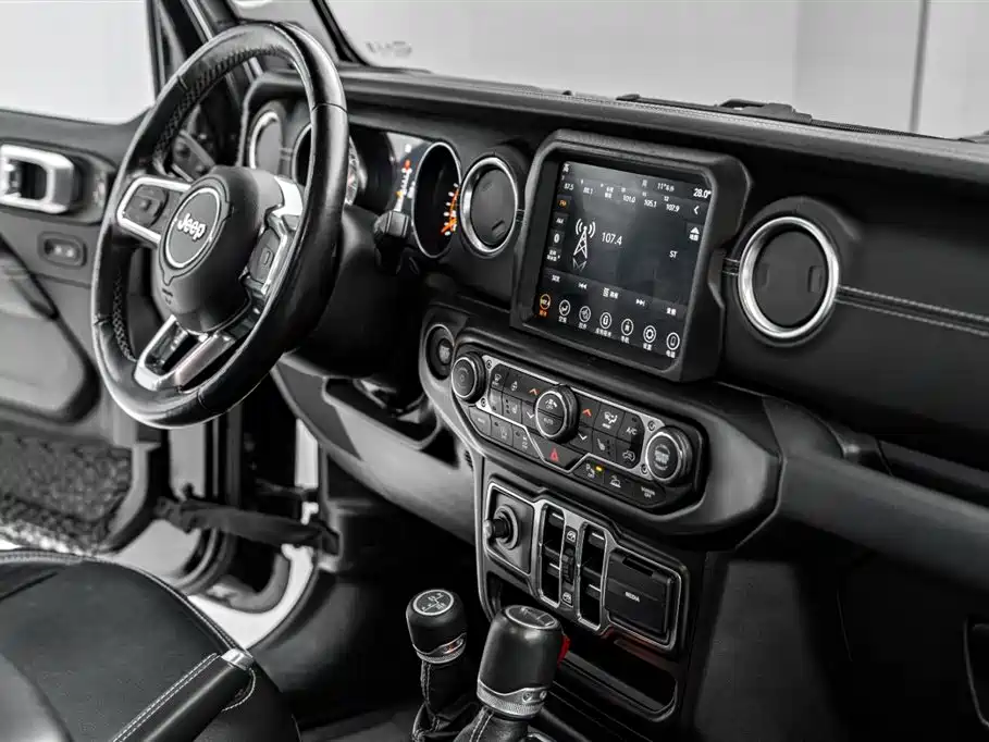Jeep Gladiator 2022 — фото 31