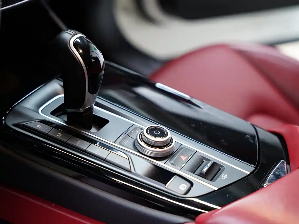 Maserati Levante 2018 — фото 33