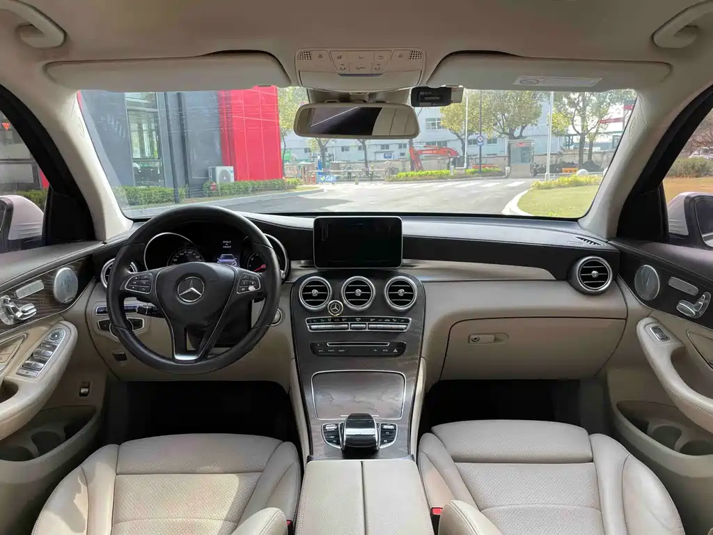 Mercedes-Benz GLC 2016 — фото 15