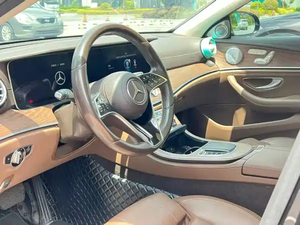 Mercedes-Benz E-Class 2022