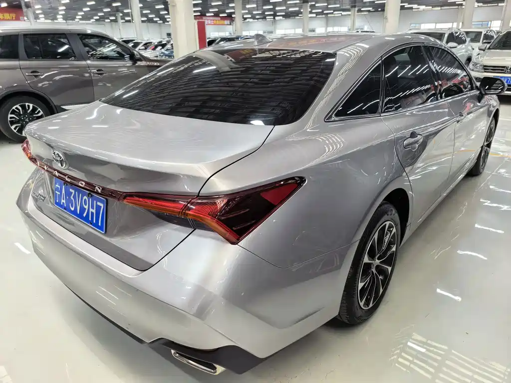 Toyota Avalon 2023 — фото 13