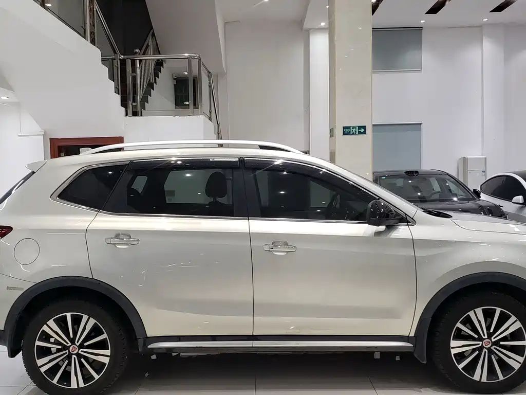 Roewe RX5 New Energy 2020 — фото 12
