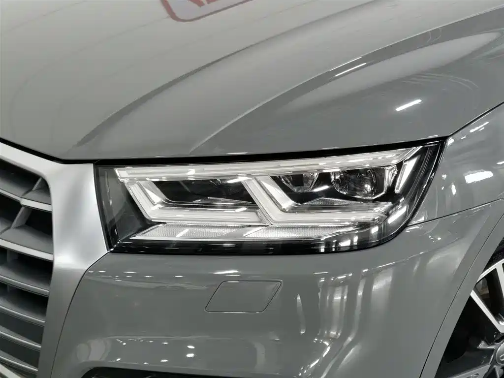 Audi Q5L 2019