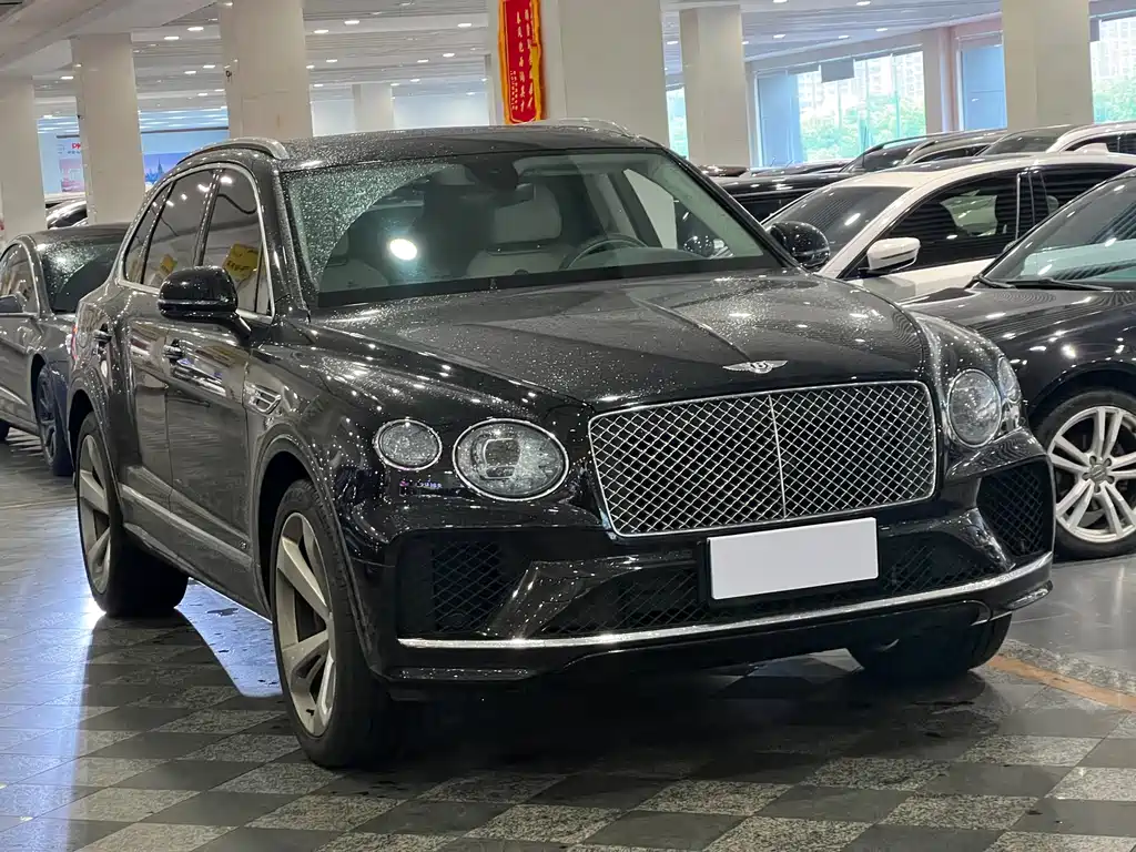 Bentley Bentayga 2021 — фото 3