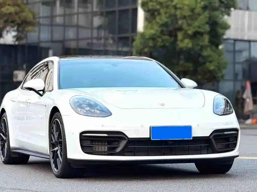 Porsche Panamera 2021