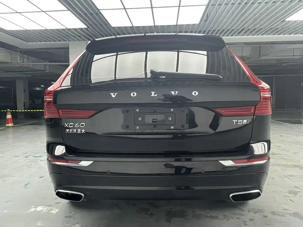 Volvo XC60 2019 — фото 6