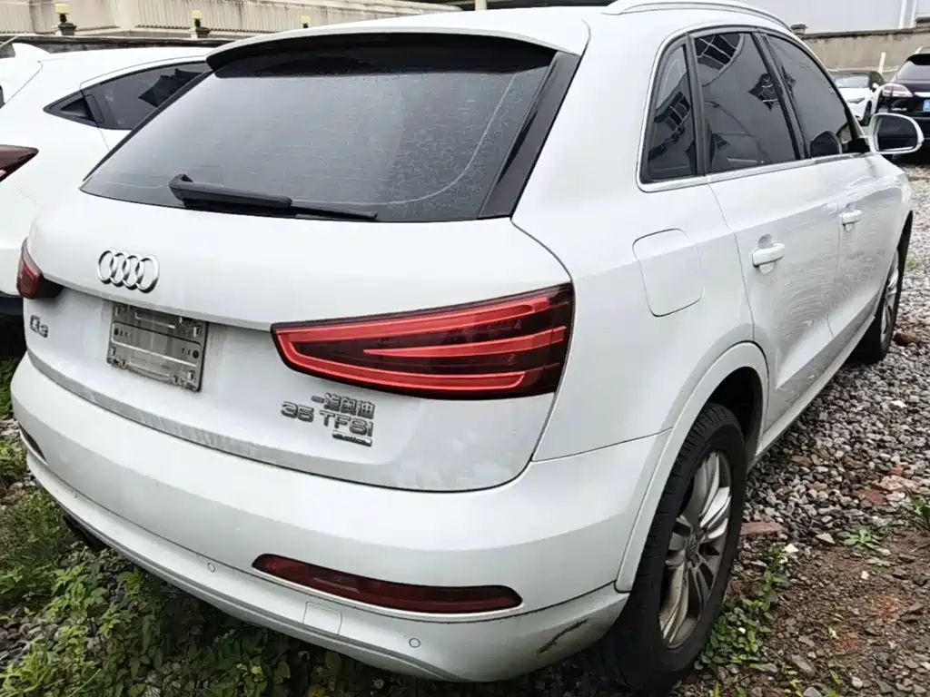 Audi Q3 2015